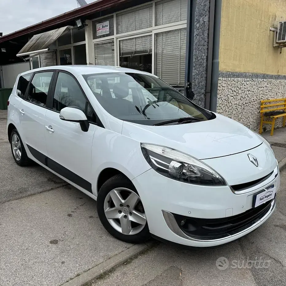 Usata Renault Scenic E-Tech Dynamique 131 CV (96 kW) 2011 Bianco Monovolume