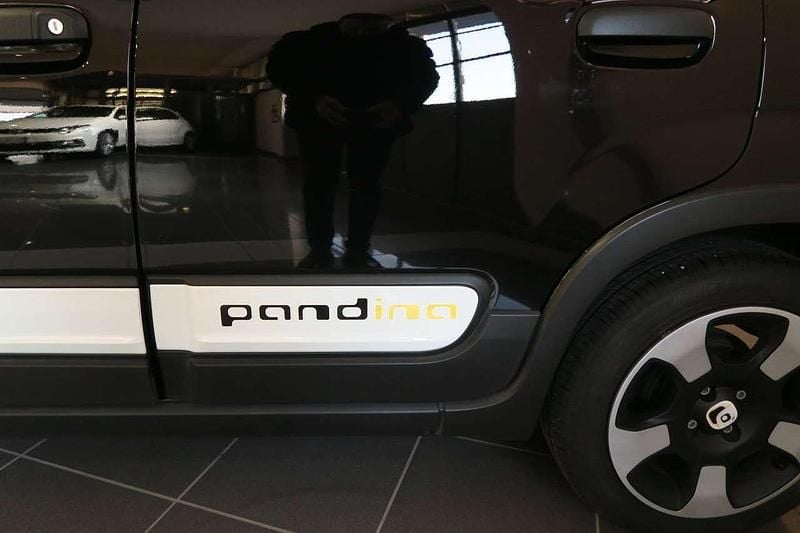 Usata Fiat Panda Cross Cross 69 CV (50 kW) 2025 Nero Utilitaria