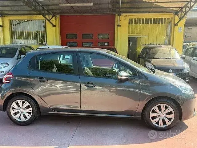 Usata Peugeot 208 Allure 68 CV (50 kW) 2013 Grigio Utilitaria