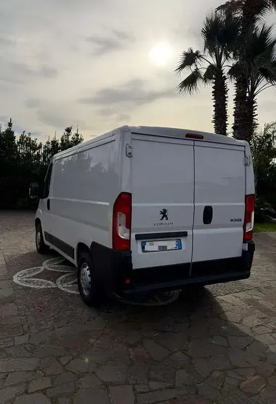 Usata Peugeot Boxer 140 CV (102 kW) 2021 Furgone