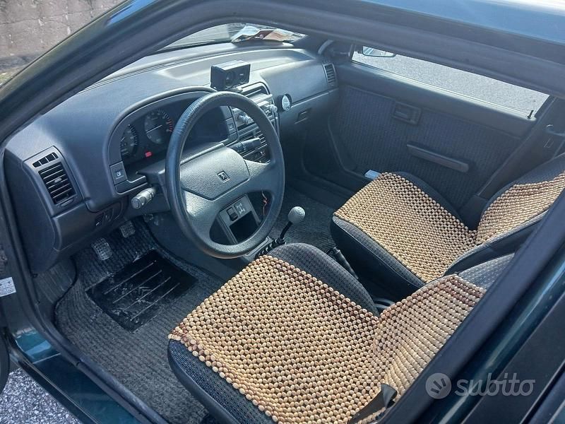 Usata Citroën AX 75 CV (55 kW) 1993 Verde Utilitaria