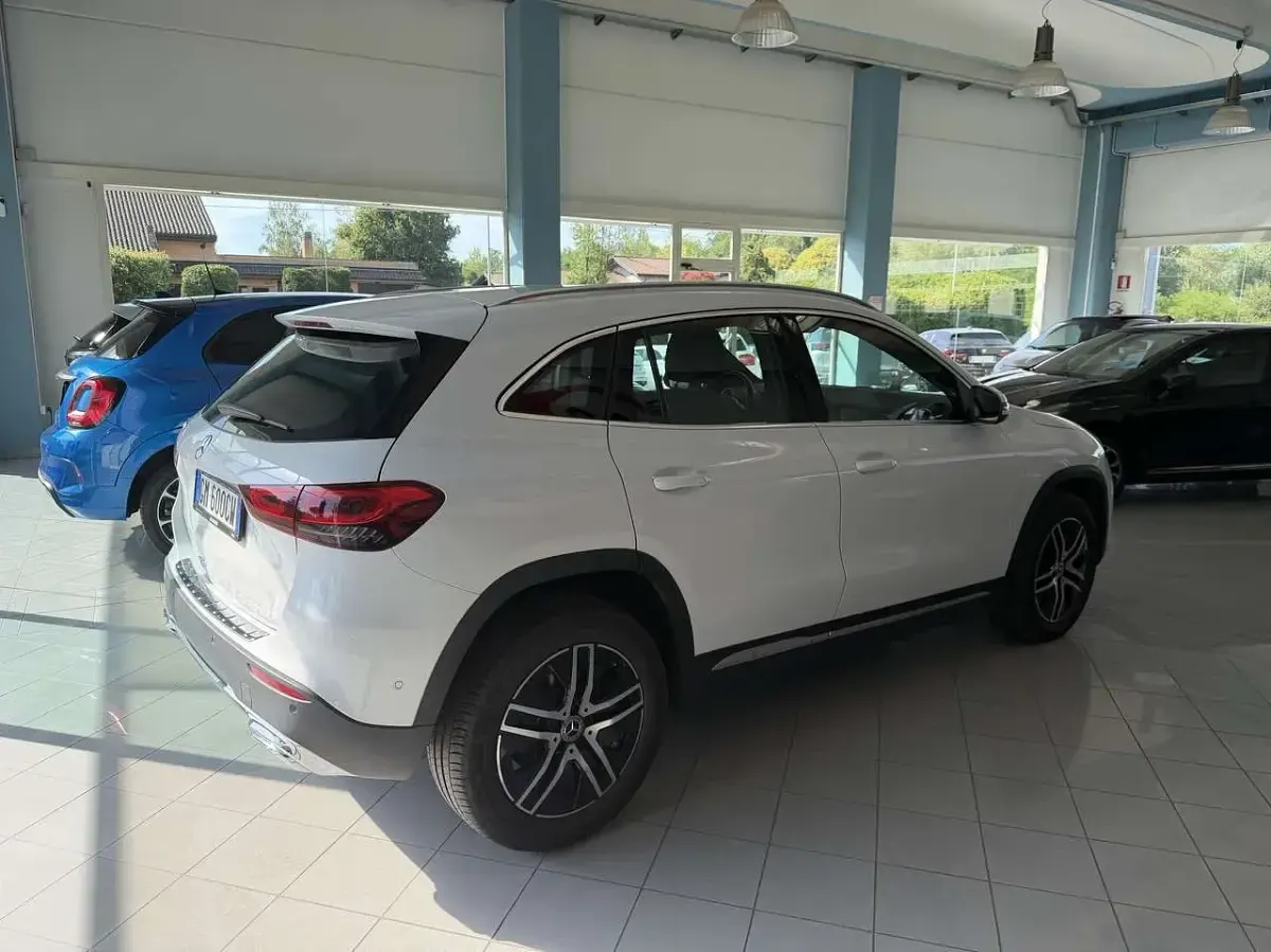 Usata Mercedes GLA180 Executive 116 CV (85 kW) 2023 Bianco SUV