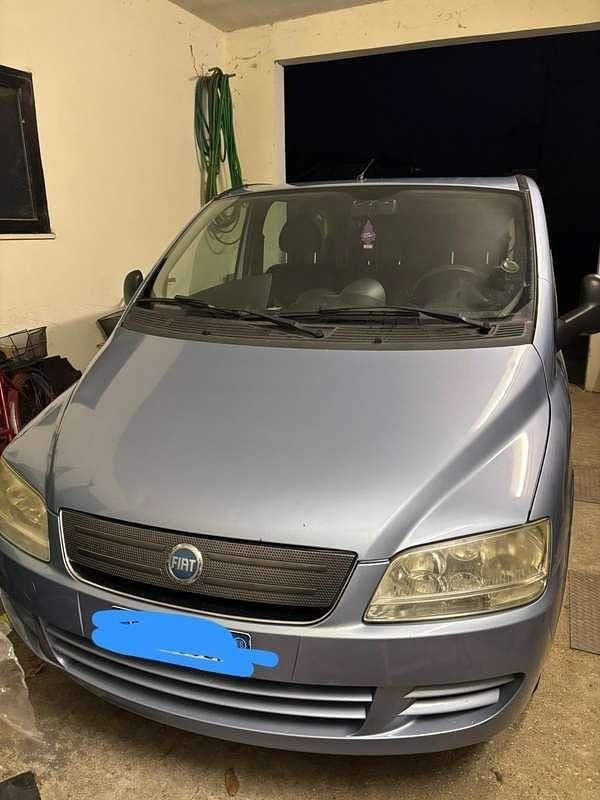 Usata Fiat Multipla 95 CV (69 kW) 2004 Blu/azzurro Monovolume
