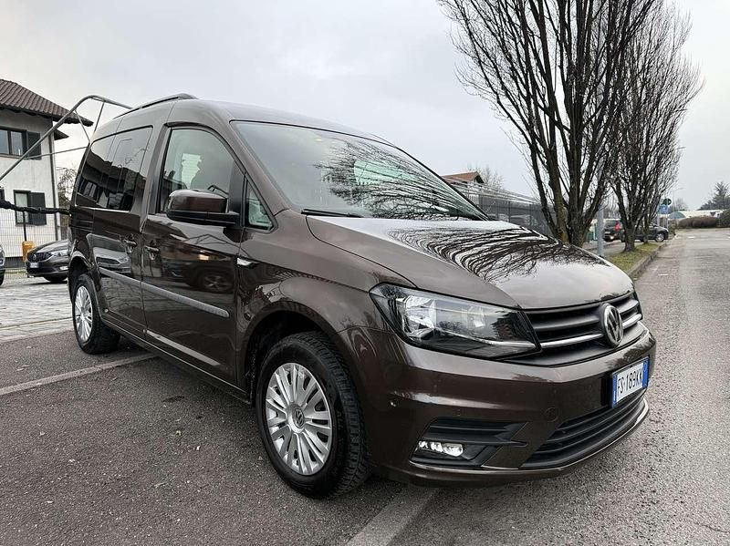 Usata VW Caddy 102 CV (75 kW) 2018 Marrone Monovolume