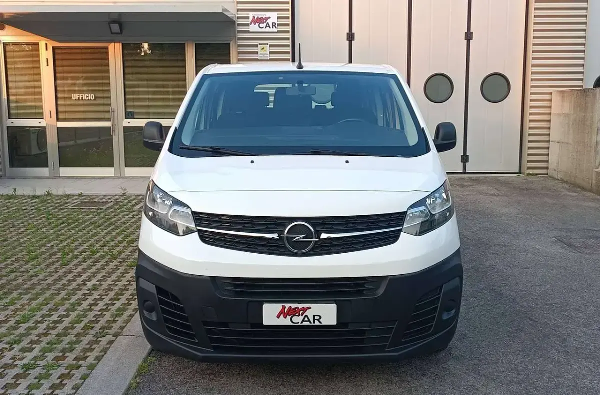 Usata Opel Vivaro-e Combi S 144 CV (105 kW) 2021 Bianco Monovolume