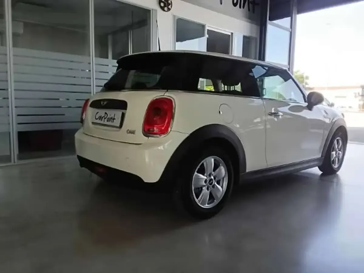 Usata Mini ONE 75 CV (55 kW) 2015 Beige Utilitaria