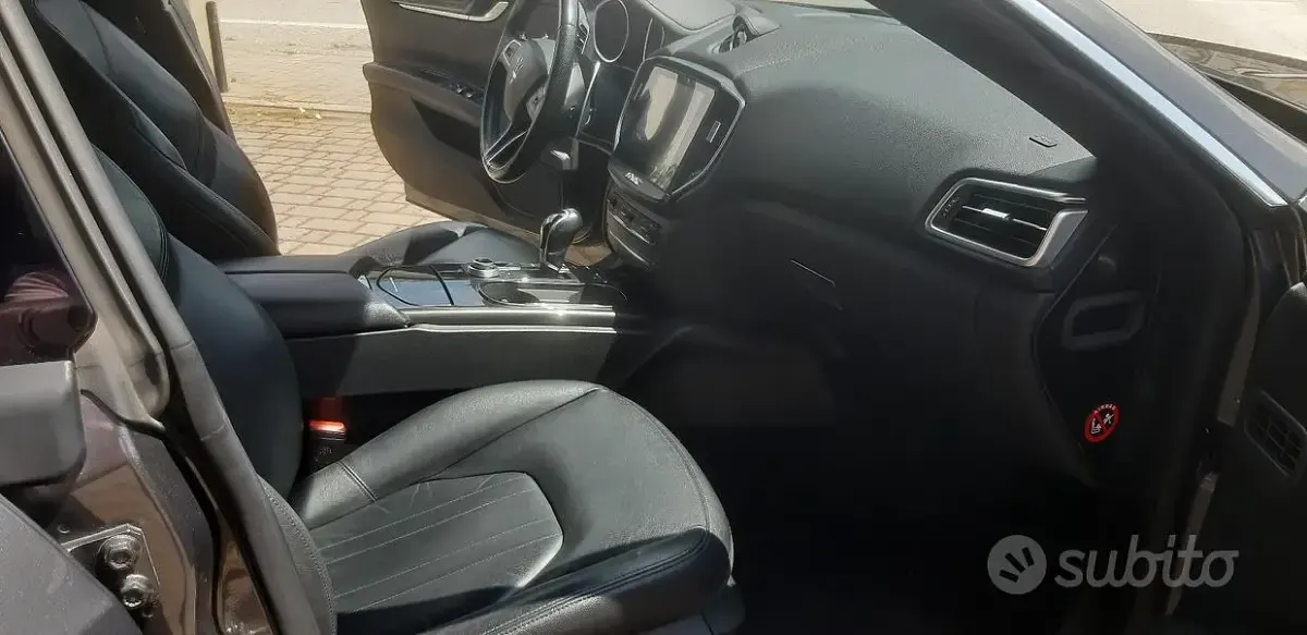 Usata Maserati Ghibli 350 CV (257 kW) 2018 Grigio Berlina