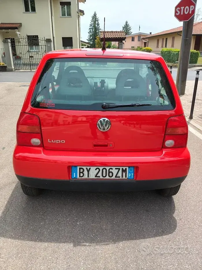 Usata VW Lupo Trendline 50 CV (36 kW) 2002 Rosso Utilitaria