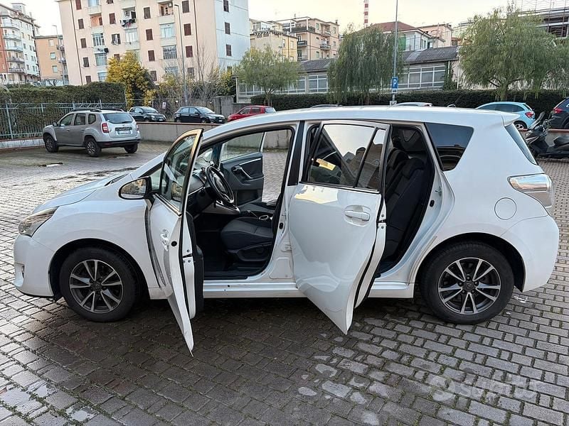 Usata Toyota Verso 132 CV (97 kW) 2014 Monovolume