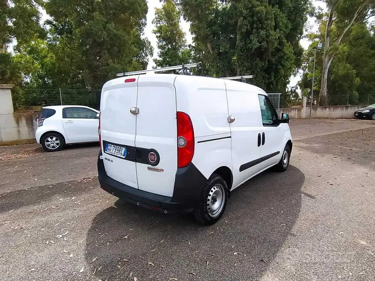 Usata Fiat Doblò 95 CV (69 kW) 2021 Bianco Monovolume