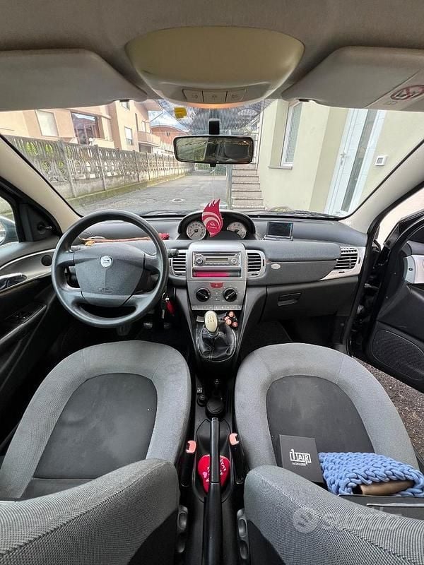 Usata Lancia Ypsilon 60 CV (44 kW) 2008 Nero Utilitaria