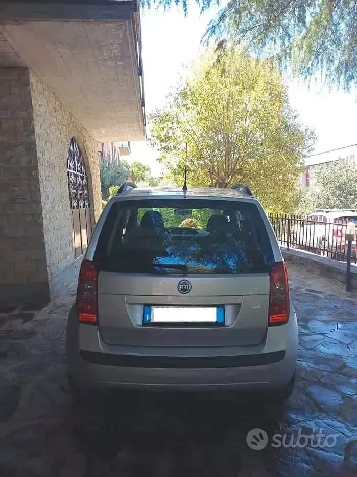 Usata Fiat Idea 95 CV (69 kW) 2005 Grigio Monovolume