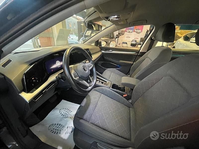 Usata VW Golf VII Life 116 CV (85 kW) 2021 Grigio Utilitaria