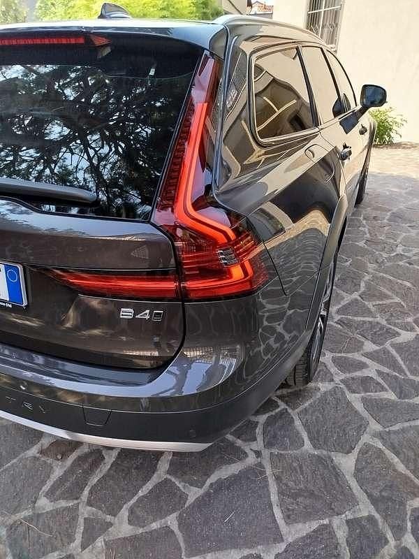 Usata Volvo V90 CC Plus 197 CV (144 kW) 2024 Grigio Station wagon