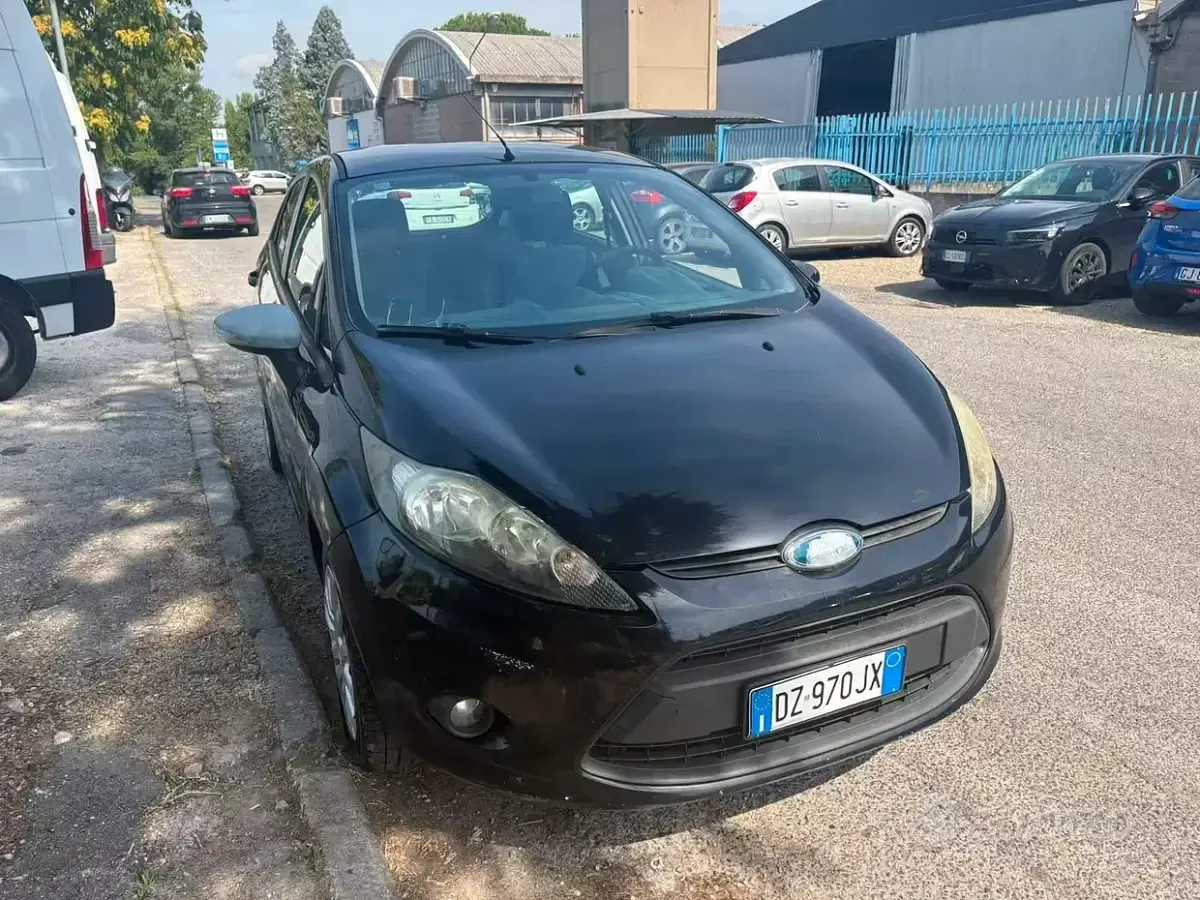 Usata Ford Fiesta Titanium 97 CV (71 kW) 2010 Nero Berlina