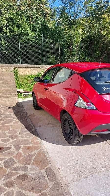 Usata Lancia Ypsilon 69 CV (50 kW) 2018 Utilitaria