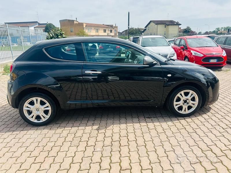 Usata Alfa Romeo MiTo Distinctive 95 CV (69 kW) 2011 Nero Utilitaria
