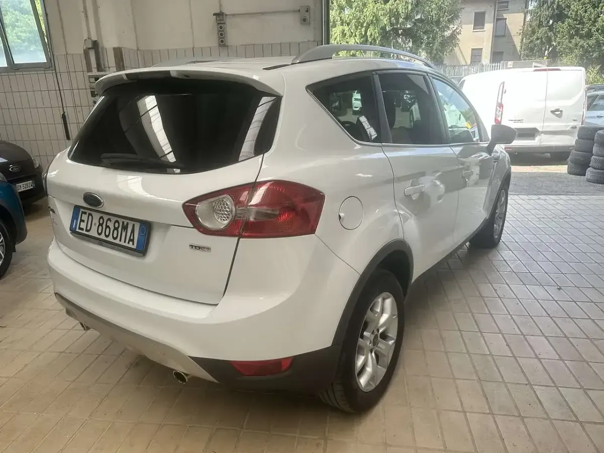 Usata Ford Kuga Titanium 140 CV (102 kW) 2010 Bianco SUV
