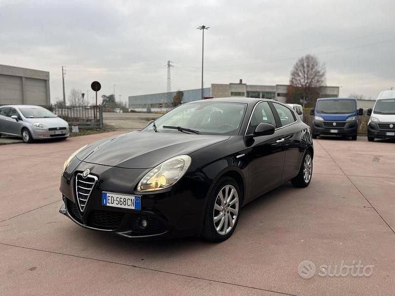Nero Usata 2010 Alfa Romeo Giulietta Distinctive Tre volumi | 4350 € (Buon prezzo) - Immagine 1/4