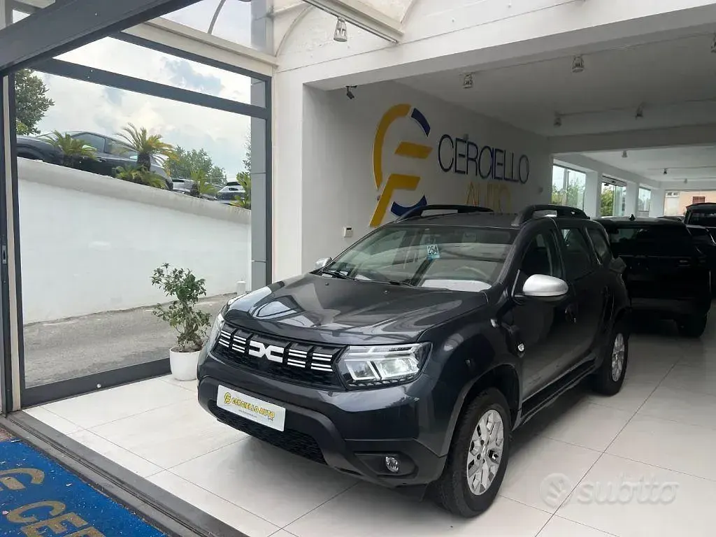 Usata Dacia Duster Expression 101 CV (74 kW) 2023 Grigio metallizzato SUV