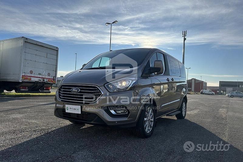Usata Ford Tourneo Titanium 130 CV (95 kW) 2018 Monovolume