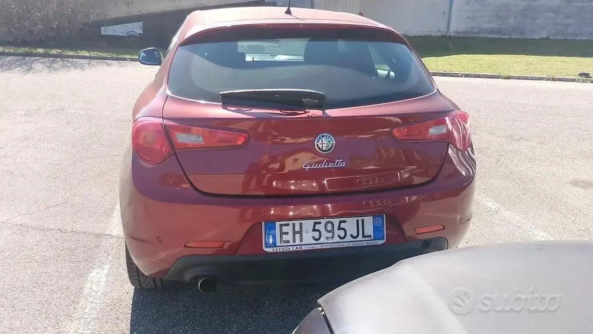 Usata Alfa Romeo Giulietta 140 CV (102 kW) 2011 Rosso Utilitaria