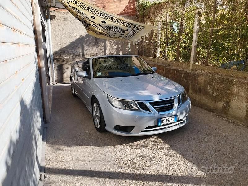 Grigio Usata 2009 Saab 9-3 Cabriolet Cabrio | 3900 € (Buon prezzo) - Immagine 1/4