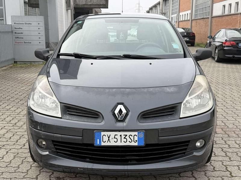 Usata Renault Clio II Luxe 75 CV (55 kW) 2005 Other Berlina