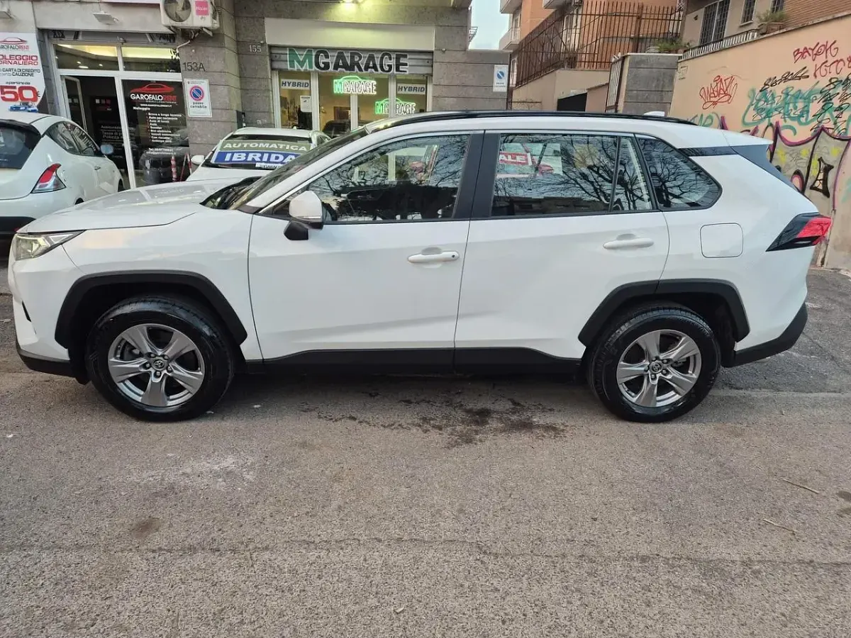 Usata Toyota RAV4 Hybrid Business Edition 178 CV (130 kW) 2022 Bianco SUV