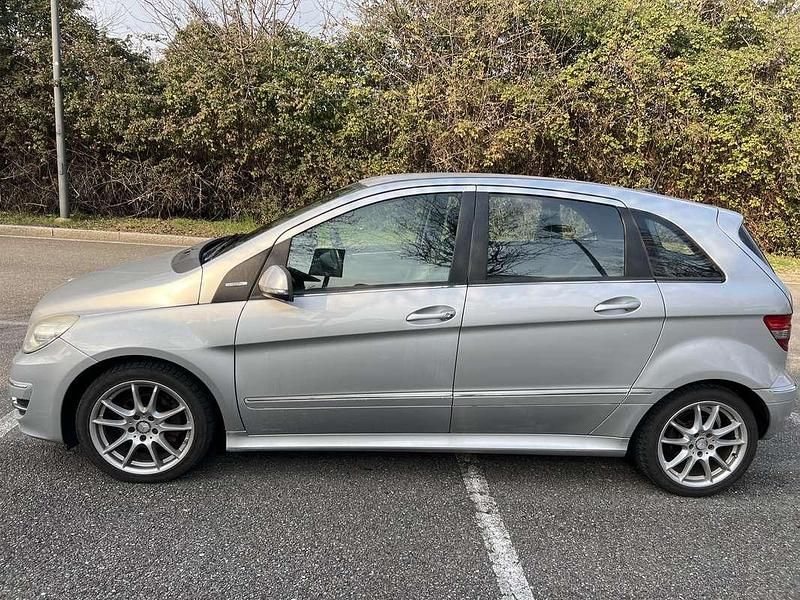 Usata Mercedes B160 Executive 95 CV (69 kW) 2009 Grigio Monovolume