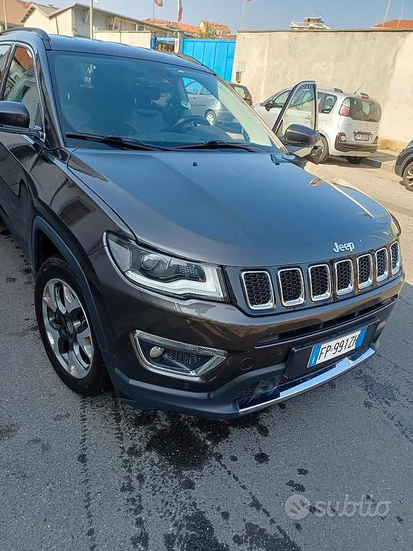 Usata Jeep Compass 120 CV (88 kW) 2018 Grigio SUV