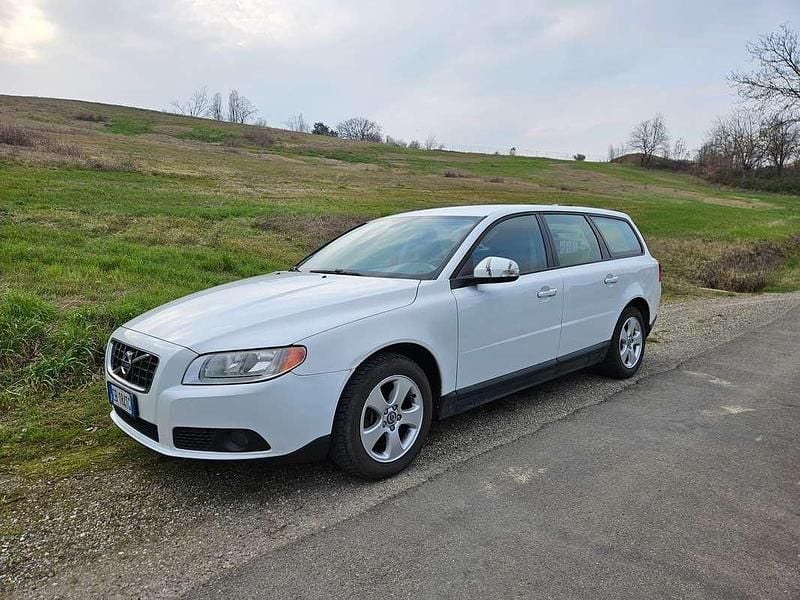 Usata Volvo V70 136 CV (100 kW) 2010 Bianco Station wagon