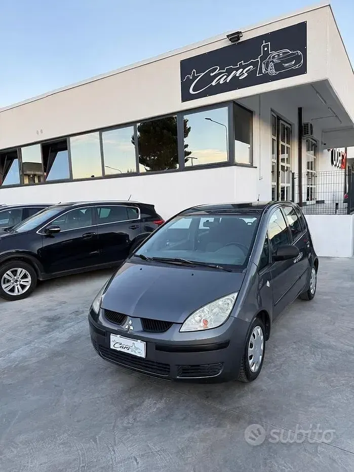 Usata Mitsubishi Colt Invite 75 CV (55 kW) 2006 Grigio Utilitaria
