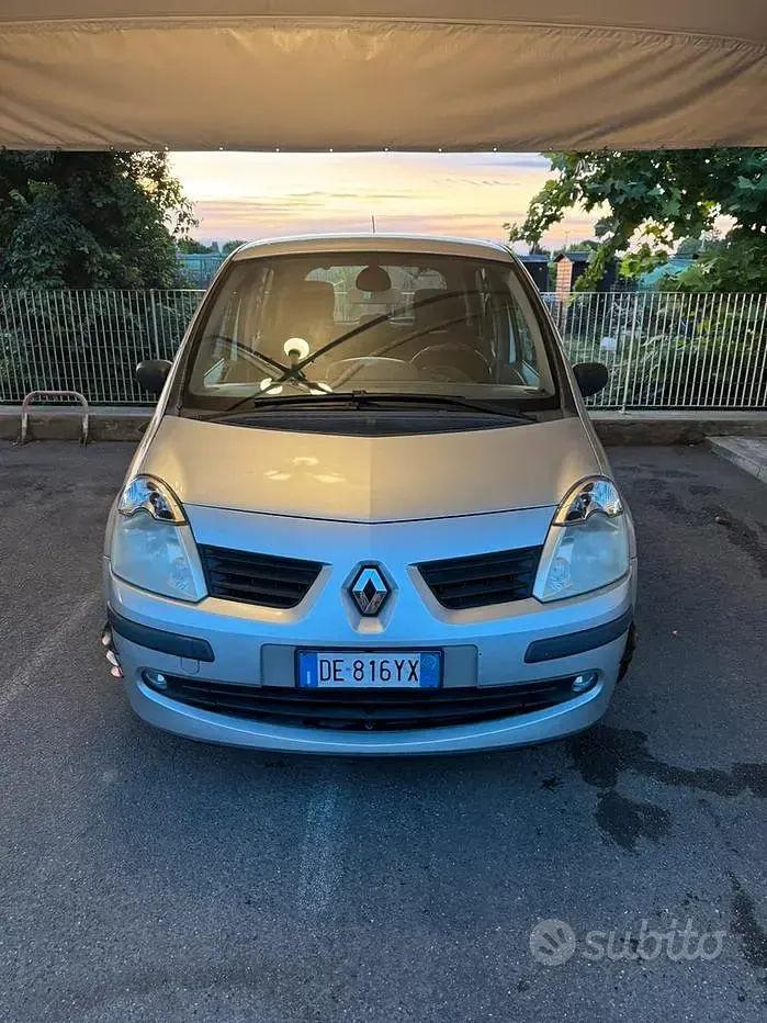 Usata Renault Modus 75 CV (55 kW) 2007 Grigio Monovolume