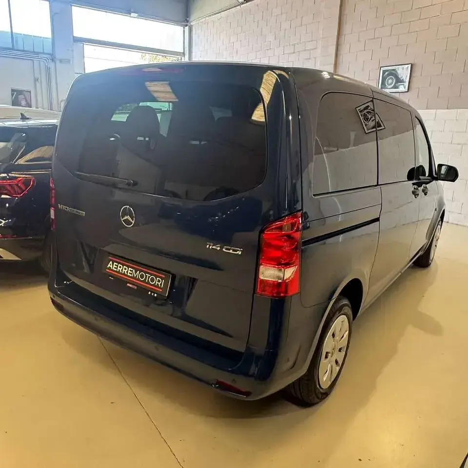 Usata Mercedes Vito 136 CV (100 kW) 2021 Blu navy Furgone