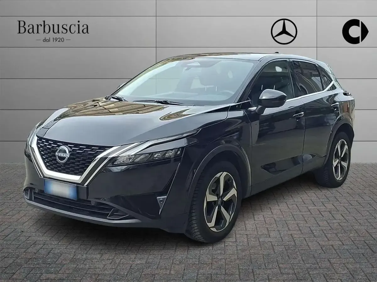 Käytetty Nissan Qashqai N-Connecta 158 HP (116 kW) 2024 Katumaasturi