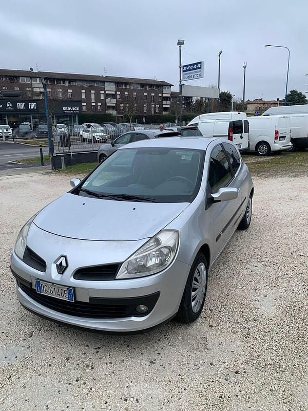 Usata Renault Clio II 86 CV (63 kW) 2007 Berlina