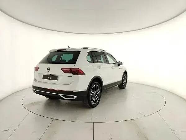 Usata VW Tiguan Elegance 150 CV (110 kW) 2023 Bianco SUV