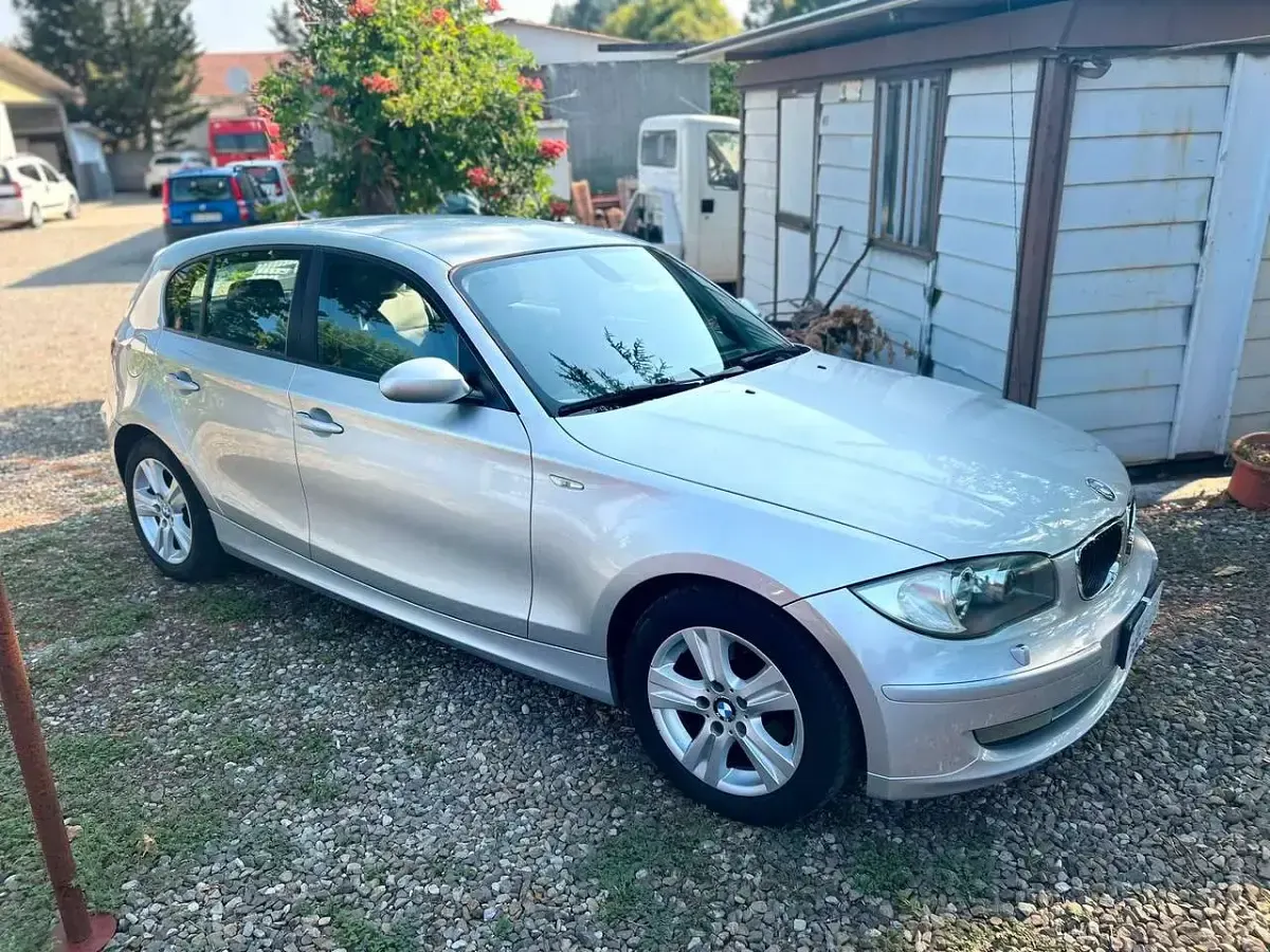 Usata BMW 118 143 CV (105 kW) 2008 Argento Utilitaria