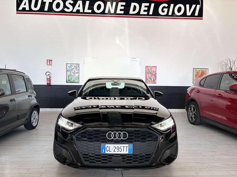 Usata Audi A3 Ambiente 116 CV (85 kW) 2022 Nero brillante Berlina