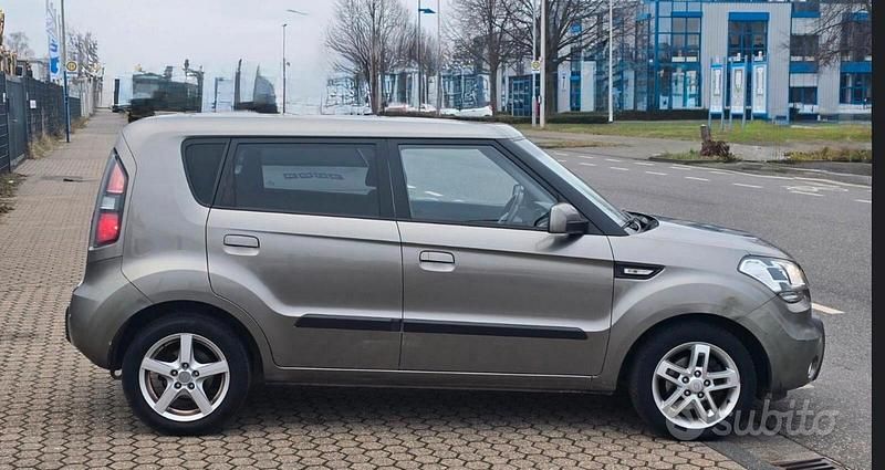 Usado Kia Soul 128 CV (94 kW) 2009 Gris SUV