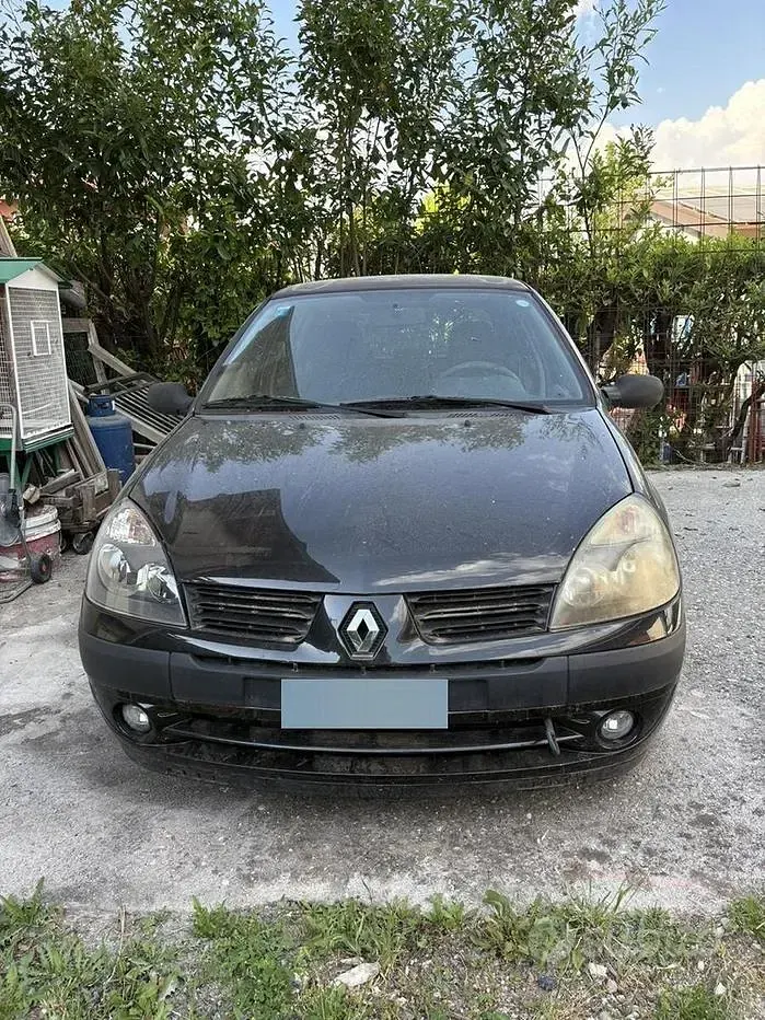 Usata Renault Clio II 75 CV (55 kW) 2003 Berlina