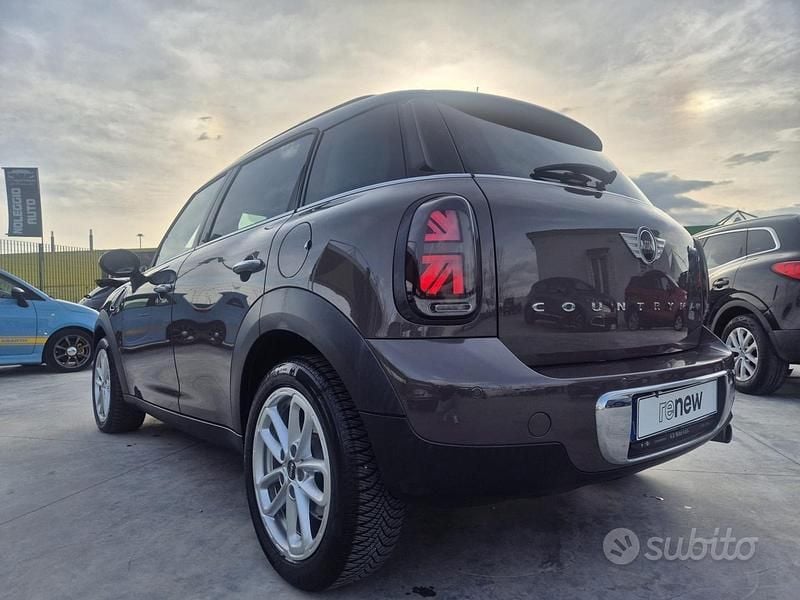 Usata Mini Cooper D Countryman Business 111 CV (81 kW) 2015 Marrone SUV