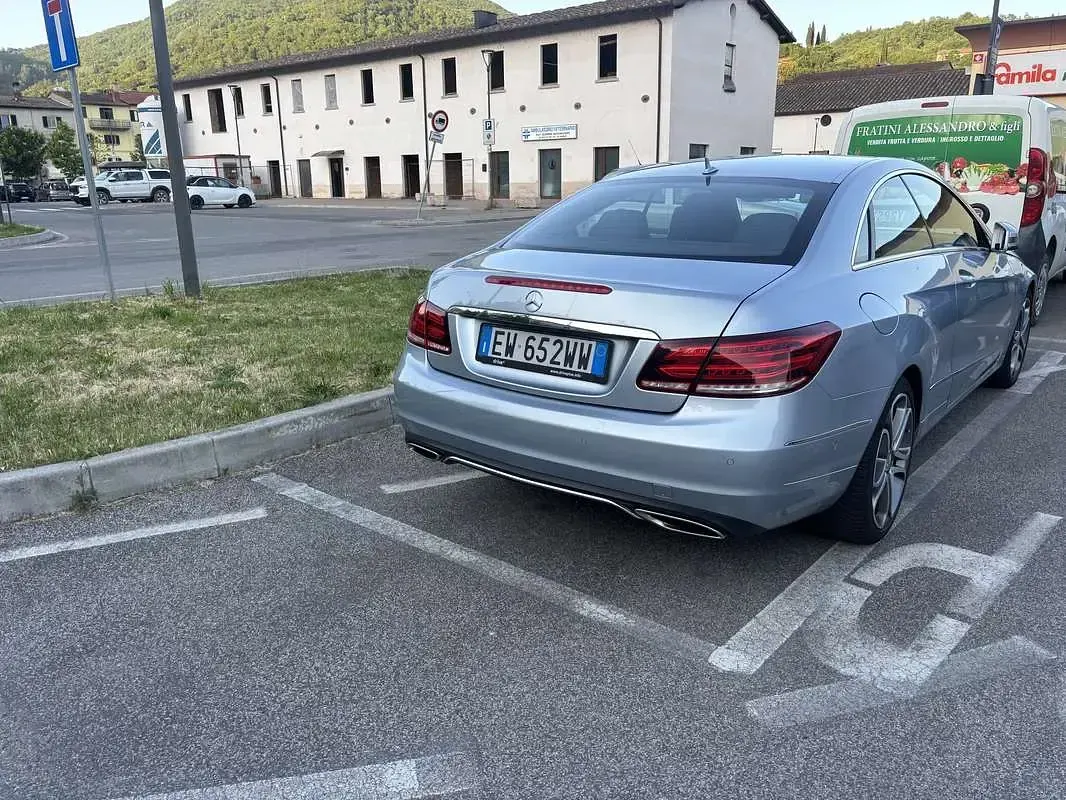 Usata Mercedes E220 Executive 170 CV (125 kW) 2015 Coupé