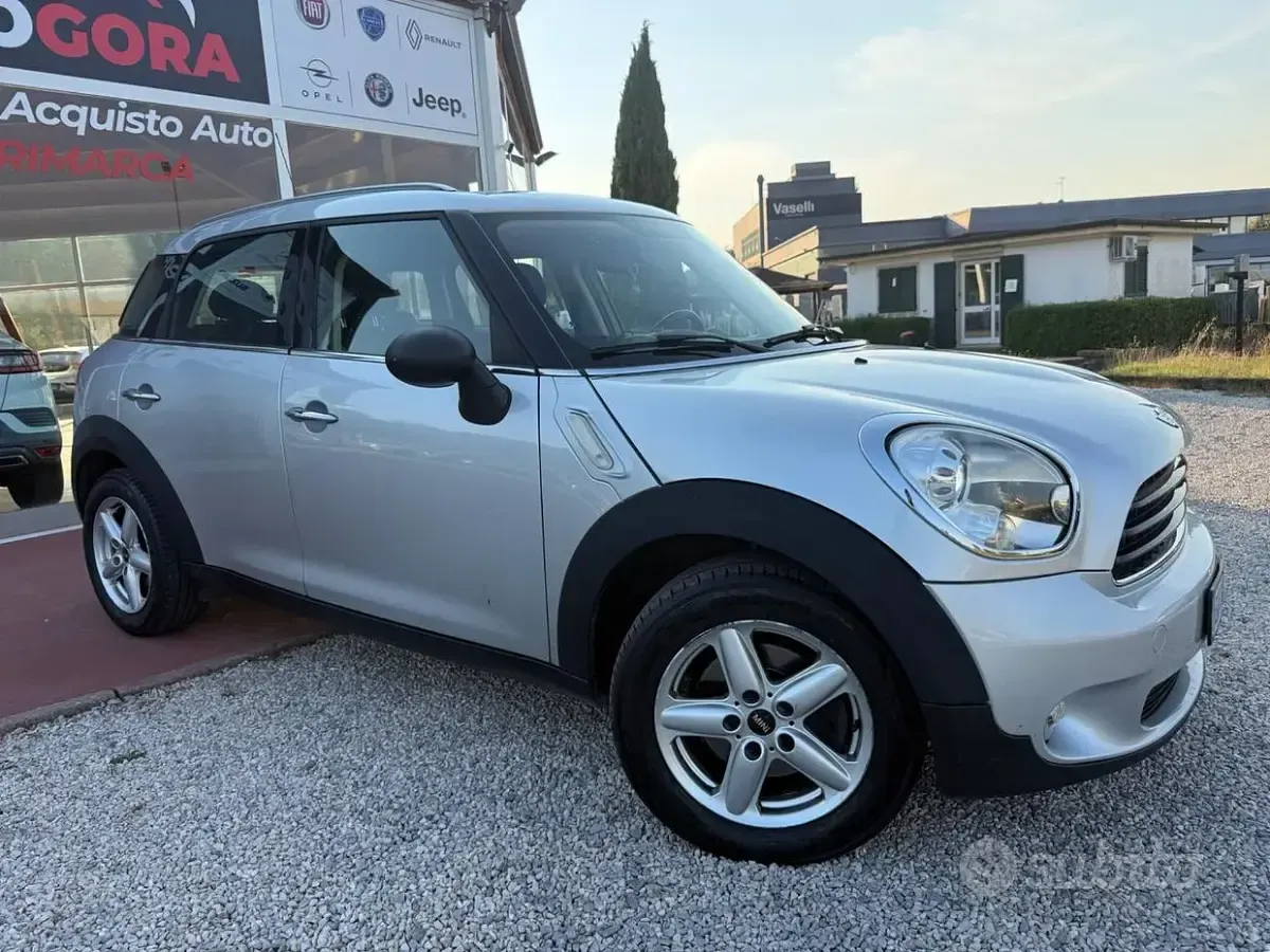 Usata Mini One D Countryman Business 90 CV (66 kW) 2014 Grigio SUV