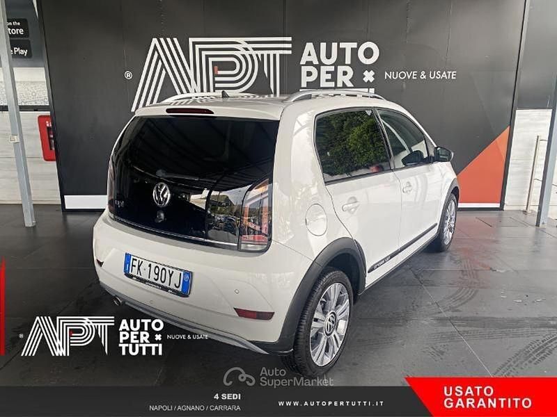 Usata VW cross up! 75 CV (55 kW) 2017 Bianco Utilitaria
