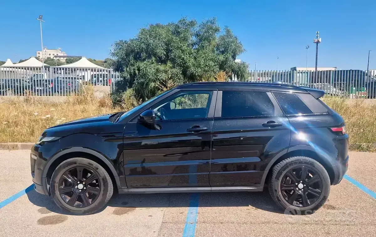 Usata Land Rover Range Rover evoque 150 CV (110 kW) 2017 Nero Station wagon