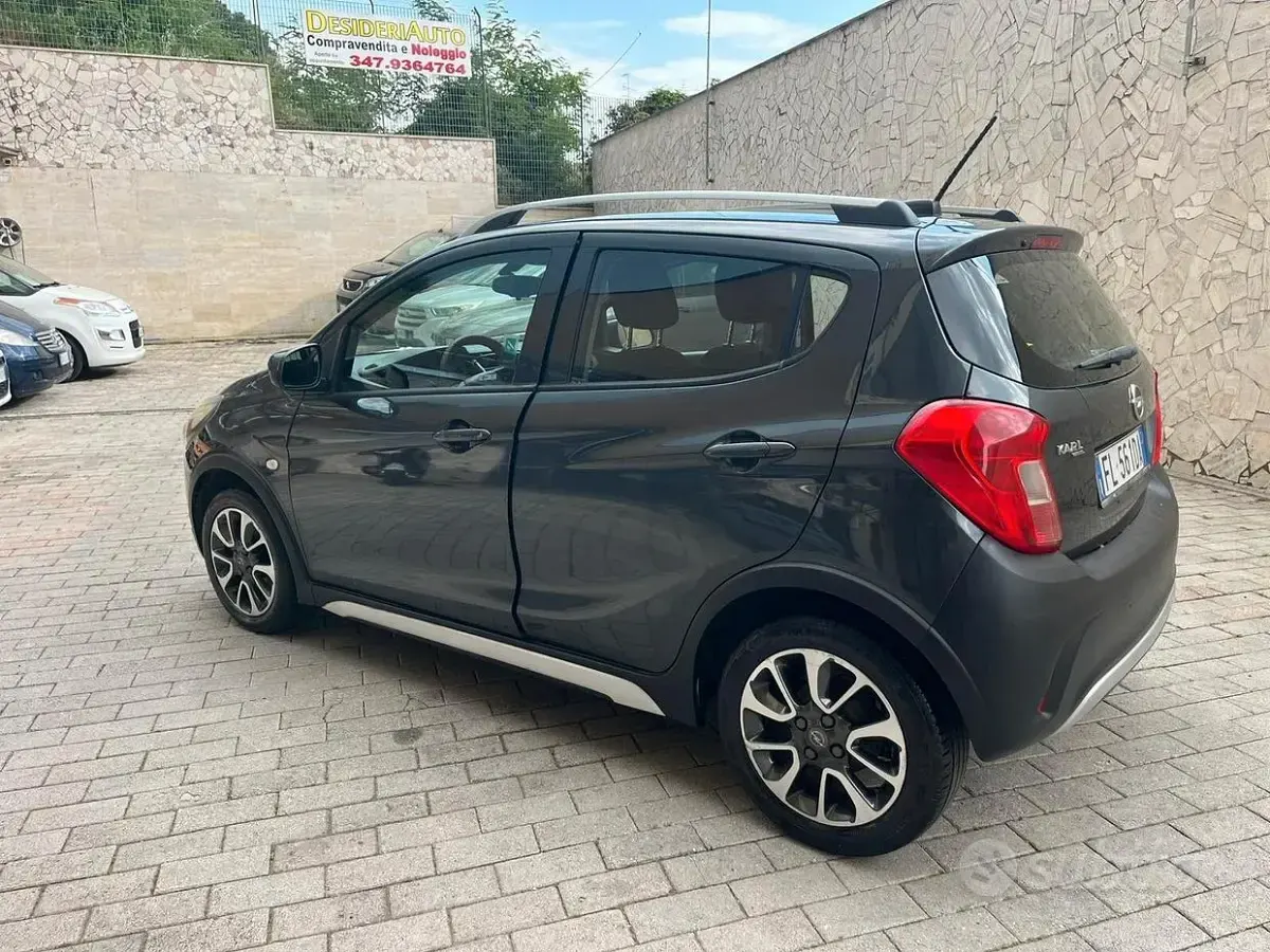Usata Opel Karl Rocks 73 CV (53 kW) 2017 Nero Utilitaria