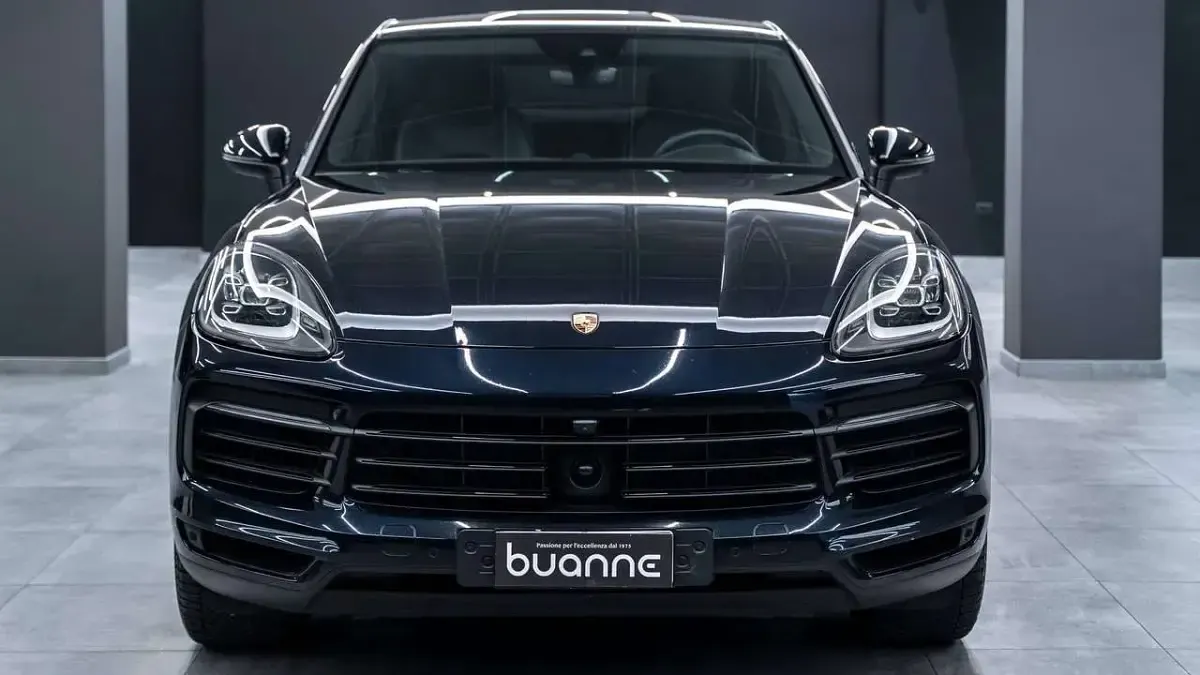 Usata Porsche Cayenne Chrono 340 CV (250 kW) 2020 Blu notte metall perlato SUV