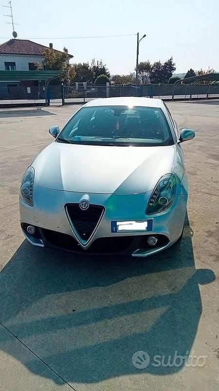 Usata Alfa Romeo Giulietta 120 CV (88 kW) 2017 Grigio Utilitaria